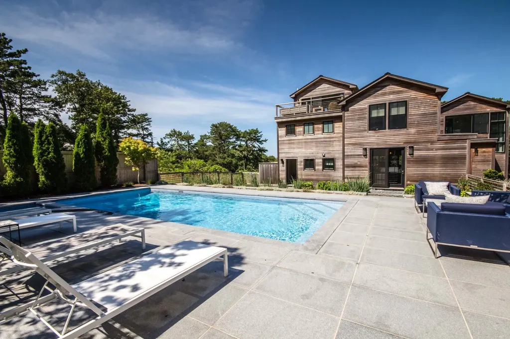 110 Fifth Street North Edgartown MA 02539