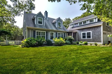 16 Fishermans Knot Road Edgartown MA 02539