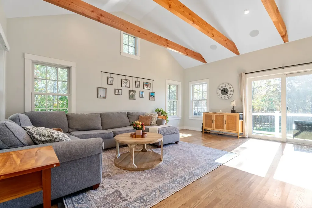 10 Combra Way Oak Bluffs MA 02557