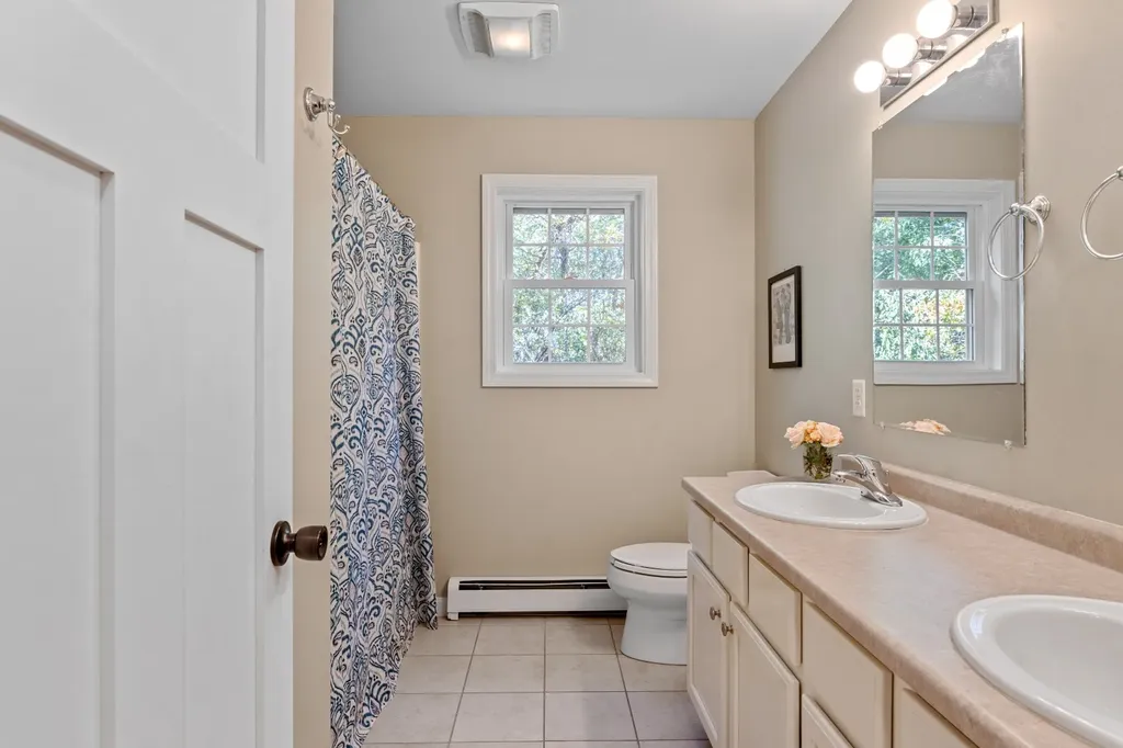 10 Combra Way Oak Bluffs MA 02557