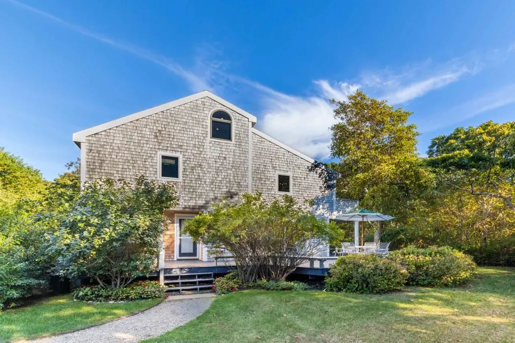 2 Mattakesett Bay Road Edgartown MA 02539