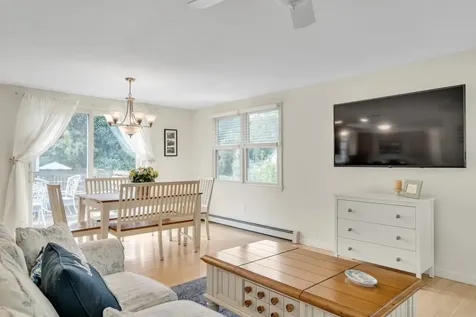 27 Leslies Lane Oak Bluffs MA 02557