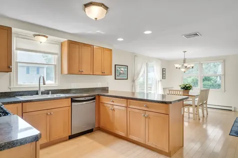 27 Leslies Lane Oak Bluffs MA 02557