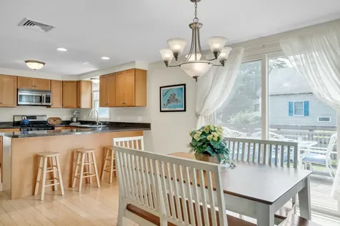 27 Leslies Lane Oak Bluffs MA 02557