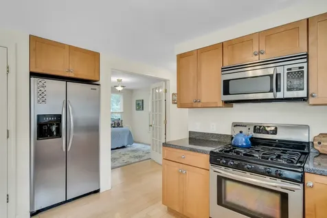 27 Leslies Lane Oak Bluffs MA 02557