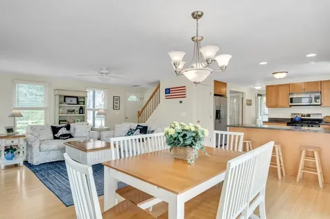 27 Leslies Lane Oak Bluffs MA 02557