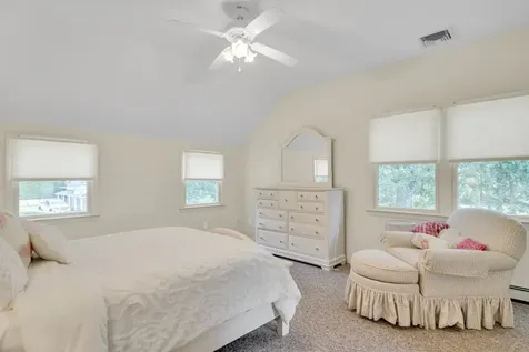 27 Leslies Lane Oak Bluffs MA 02557