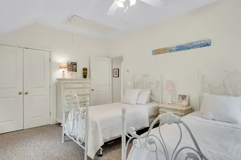 27 Leslies Lane Oak Bluffs MA 02557