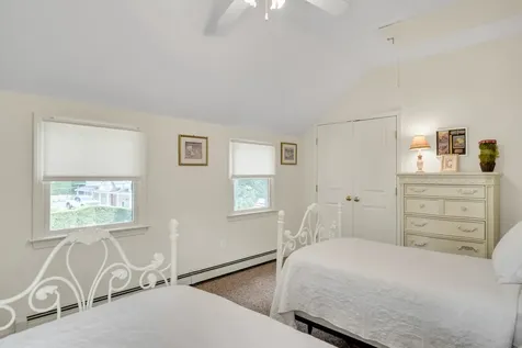 27 Leslies Lane Oak Bluffs MA 02557