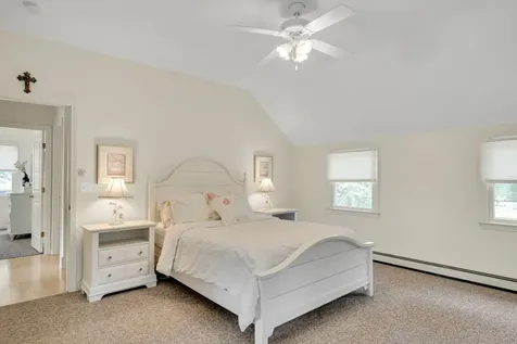 27 Leslies Lane Oak Bluffs MA 02557