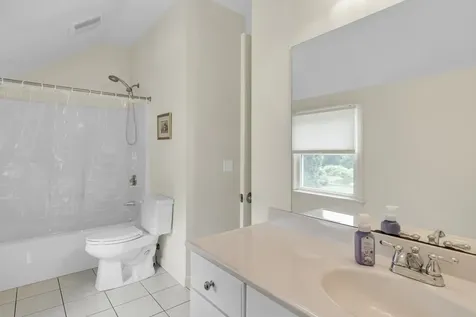 27 Leslies Lane Oak Bluffs MA 02557