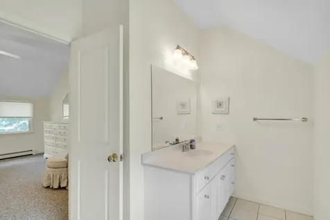 27 Leslies Lane Oak Bluffs MA 02557