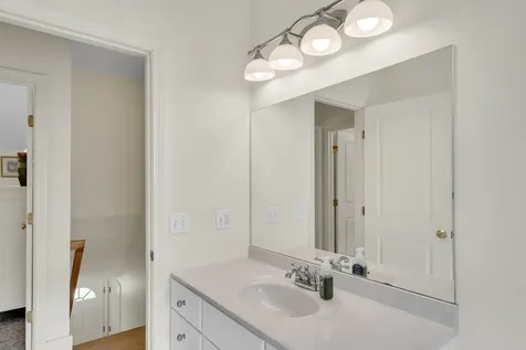 27 Leslies Lane Oak Bluffs MA 02557