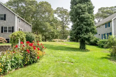 27 Leslies Lane Oak Bluffs MA 02557