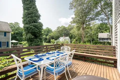 27 Leslies Lane Oak Bluffs MA 02557