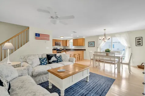 27 Leslies Lane Oak Bluffs MA 02557