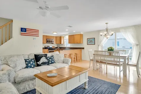 27 Leslies Lane Oak Bluffs MA 02557