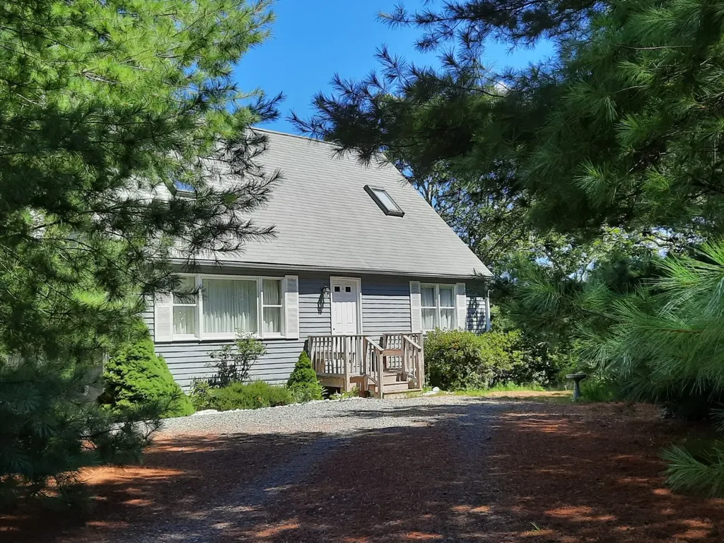 12 West Farm Road West Tisbury MA 02575