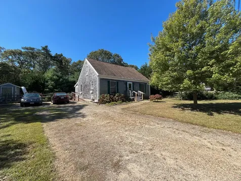 16 Hudson Avenue Oak Bluffs MA 02557