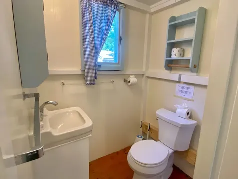 18 Brunswick Avenue Oak Bluffs MA 02557
