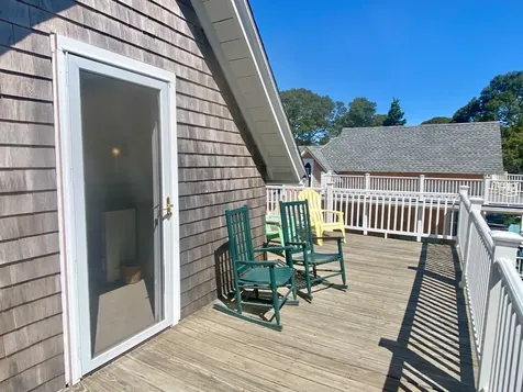 18 Brunswick Avenue Oak Bluffs MA 02557