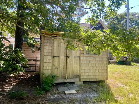 18 Brunswick Avenue Oak Bluffs MA 02557