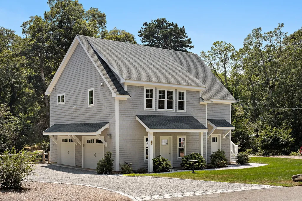 22 Briarwood Lane Vineyard Haven MA 02568