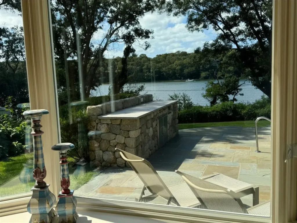 385 Barnes Road Oak Bluffs MA 02557