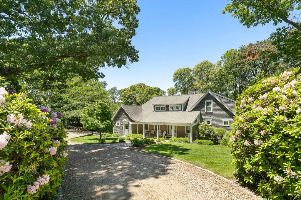 385 Barnes Road Oak Bluffs MA 02557