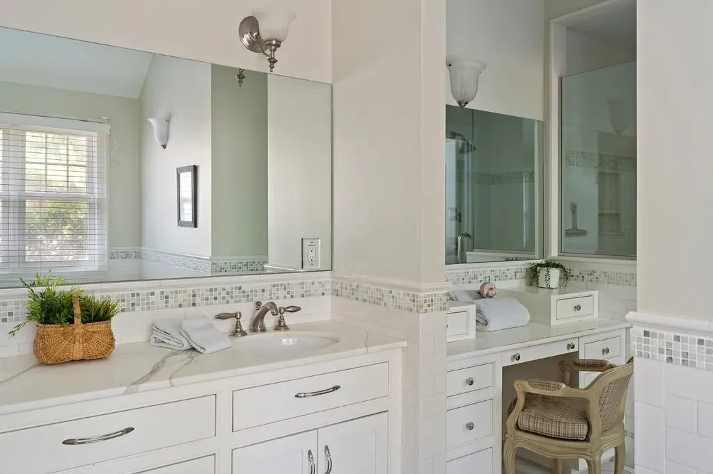 385 Barnes Road Oak Bluffs MA 02557