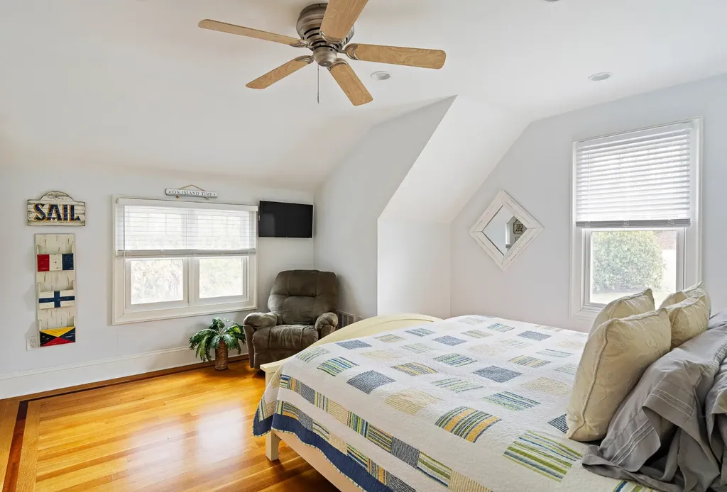 385 Barnes Road Oak Bluffs MA 02557