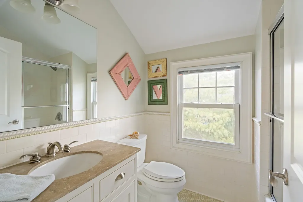 385 Barnes Road Oak Bluffs MA 02557