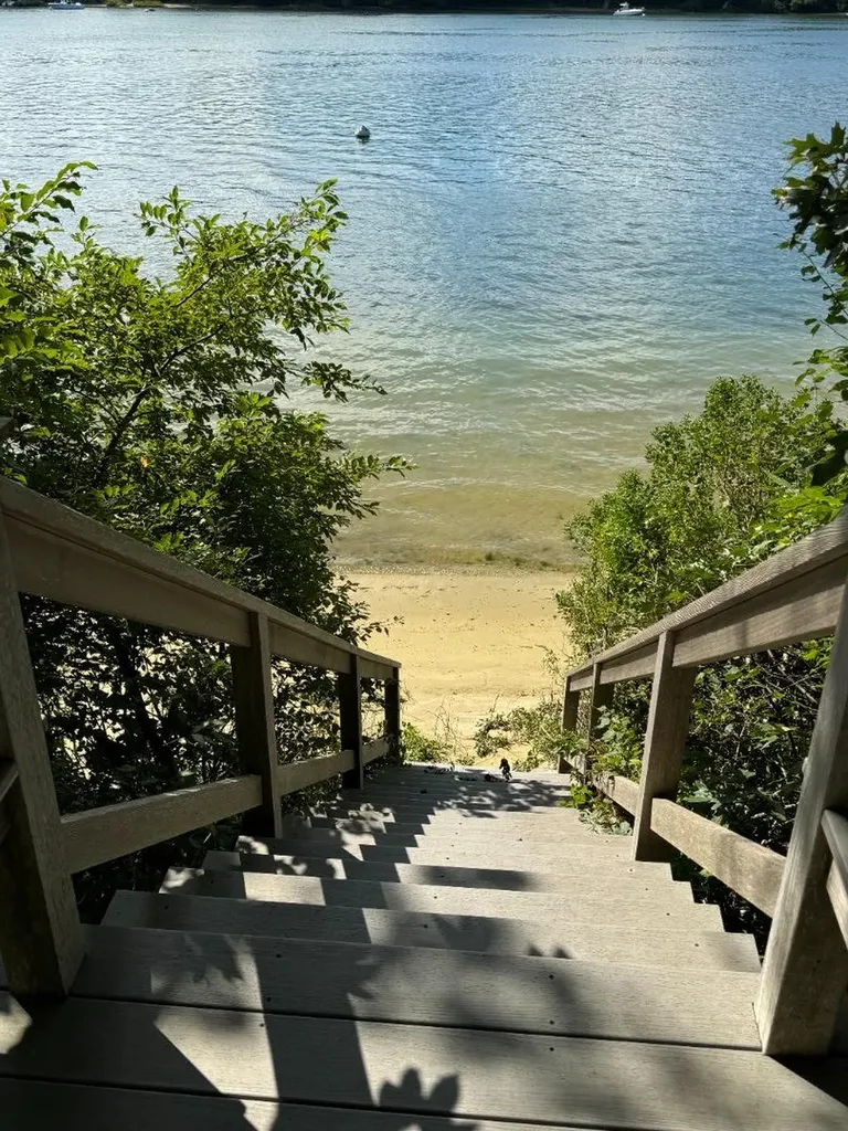 385 Barnes Road Oak Bluffs MA 02557