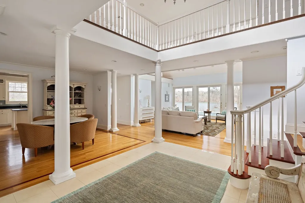 385 Barnes Road Oak Bluffs MA 02557