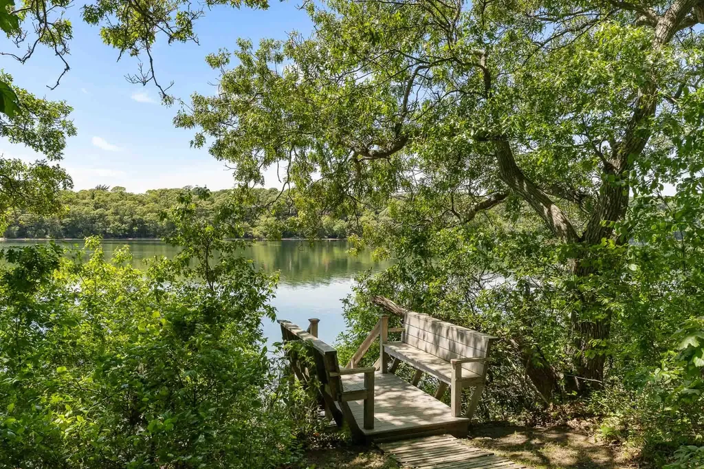 385 Barnes Road Oak Bluffs MA 02557