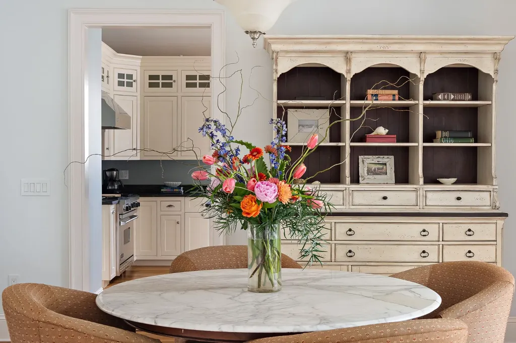 385 Barnes Road Oak Bluffs MA 02557