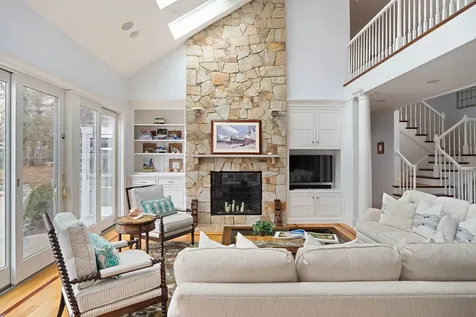 385 Barnes Road Oak Bluffs MA 02557