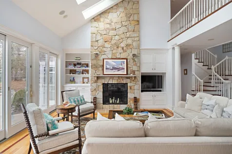 385 Barnes Road Oak Bluffs MA 02557