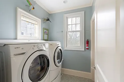 385 Barnes Road Oak Bluffs MA 02557