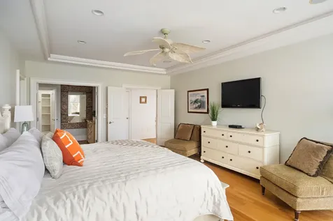 385 Barnes Road Oak Bluffs MA 02557