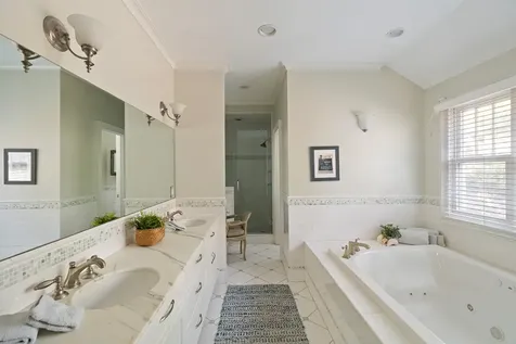 385 Barnes Road Oak Bluffs MA 02557