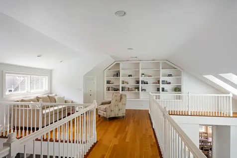 385 Barnes Road Oak Bluffs MA 02557