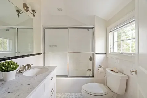 385 Barnes Road Oak Bluffs MA 02557