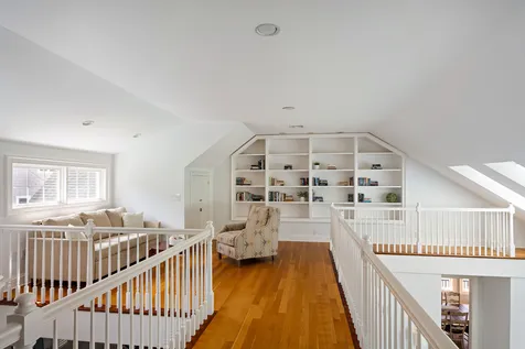 385 Barnes Road Oak Bluffs MA 02557
