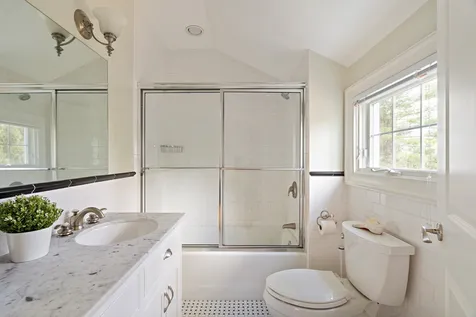 385 Barnes Road Oak Bluffs MA 02557