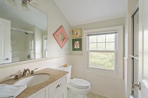 385 Barnes Road Oak Bluffs MA 02557