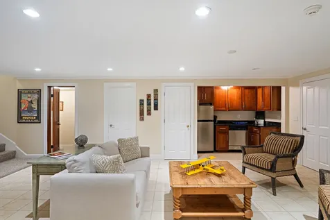 385 Barnes Road Oak Bluffs MA 02557