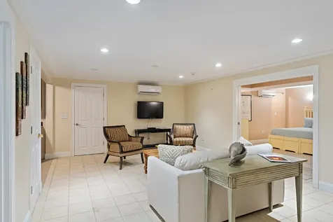 385 Barnes Road Oak Bluffs MA 02557