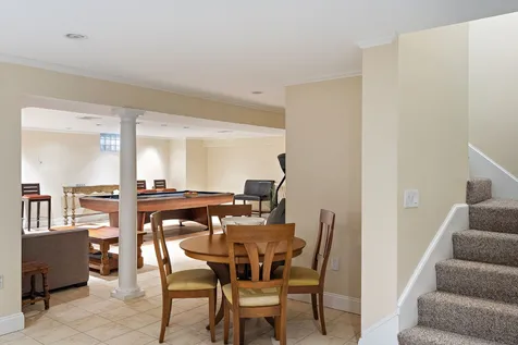 385 Barnes Road Oak Bluffs MA 02557