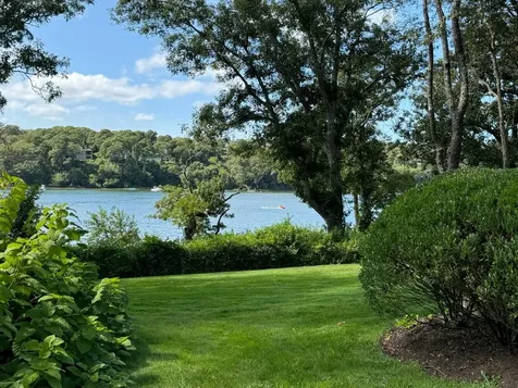 385 Barnes Road Oak Bluffs MA 02557